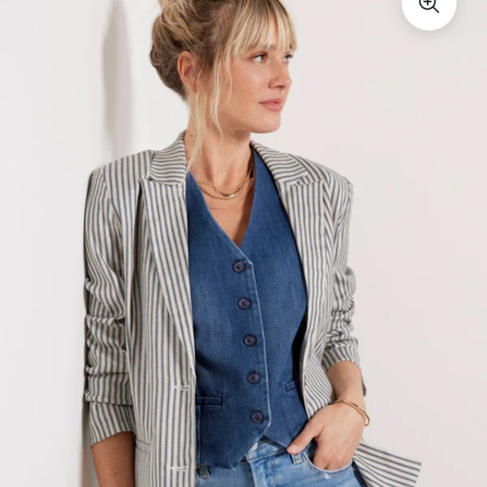 Evereve Striped Gray and White Blazer
